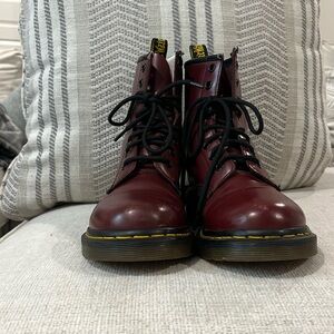 1460 SMOOTH LEATHER LACE UP BOOTS